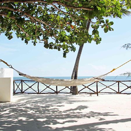 Manolo Beach Resort Uroa Exterior photo