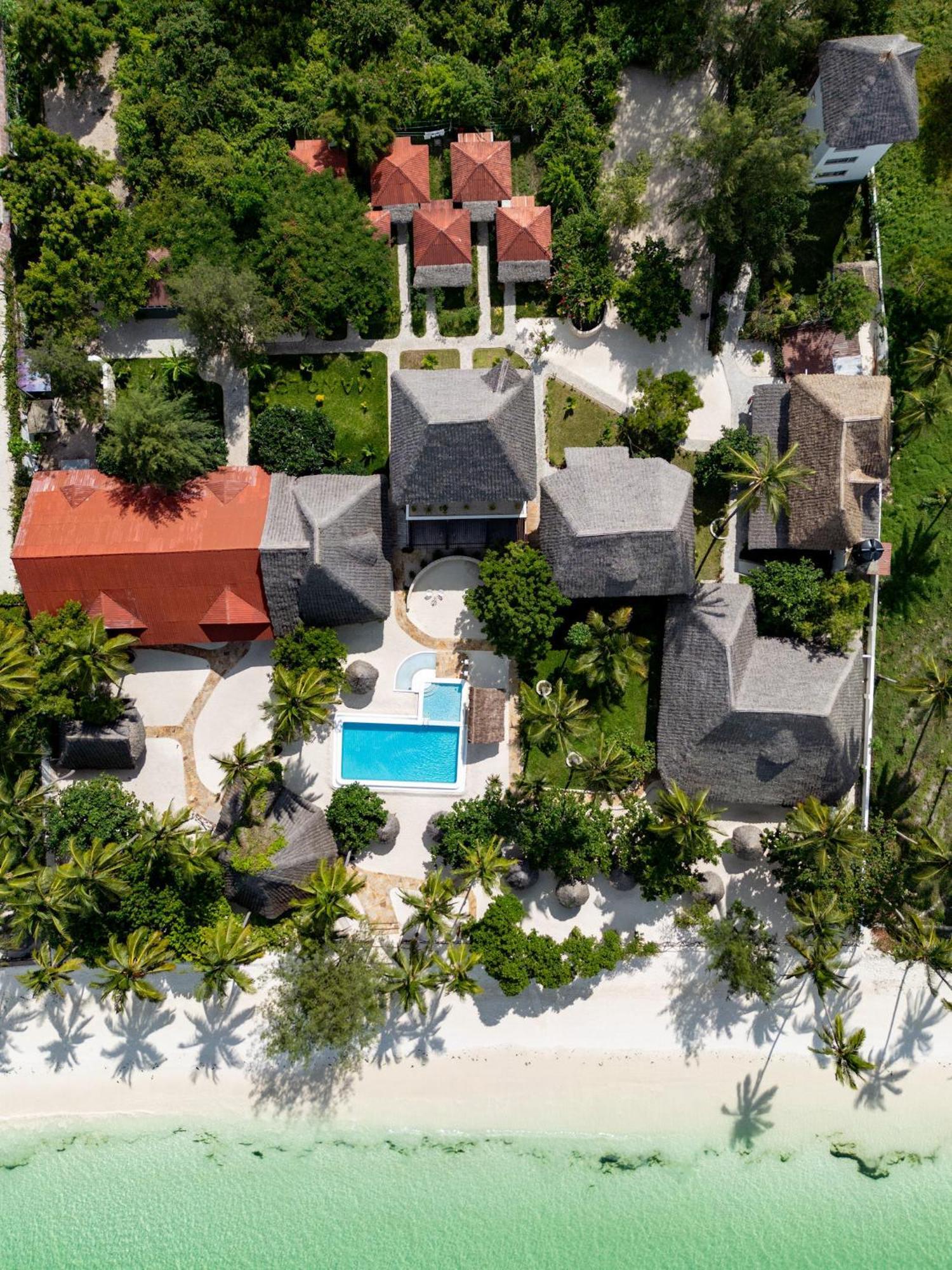 Manolo Beach Resort Uroa Exterior photo