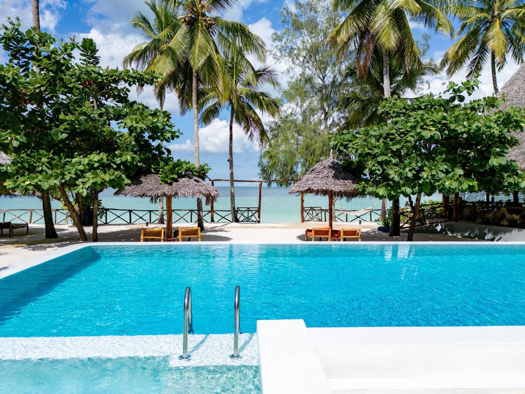 Manolo Beach Resort Uroa Exterior photo