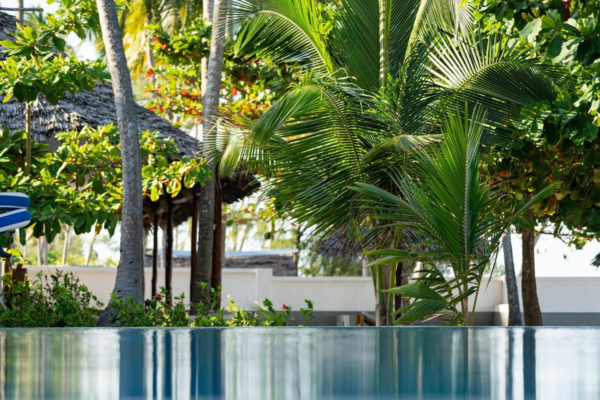 Manolo Beach Resort Uroa Exterior photo