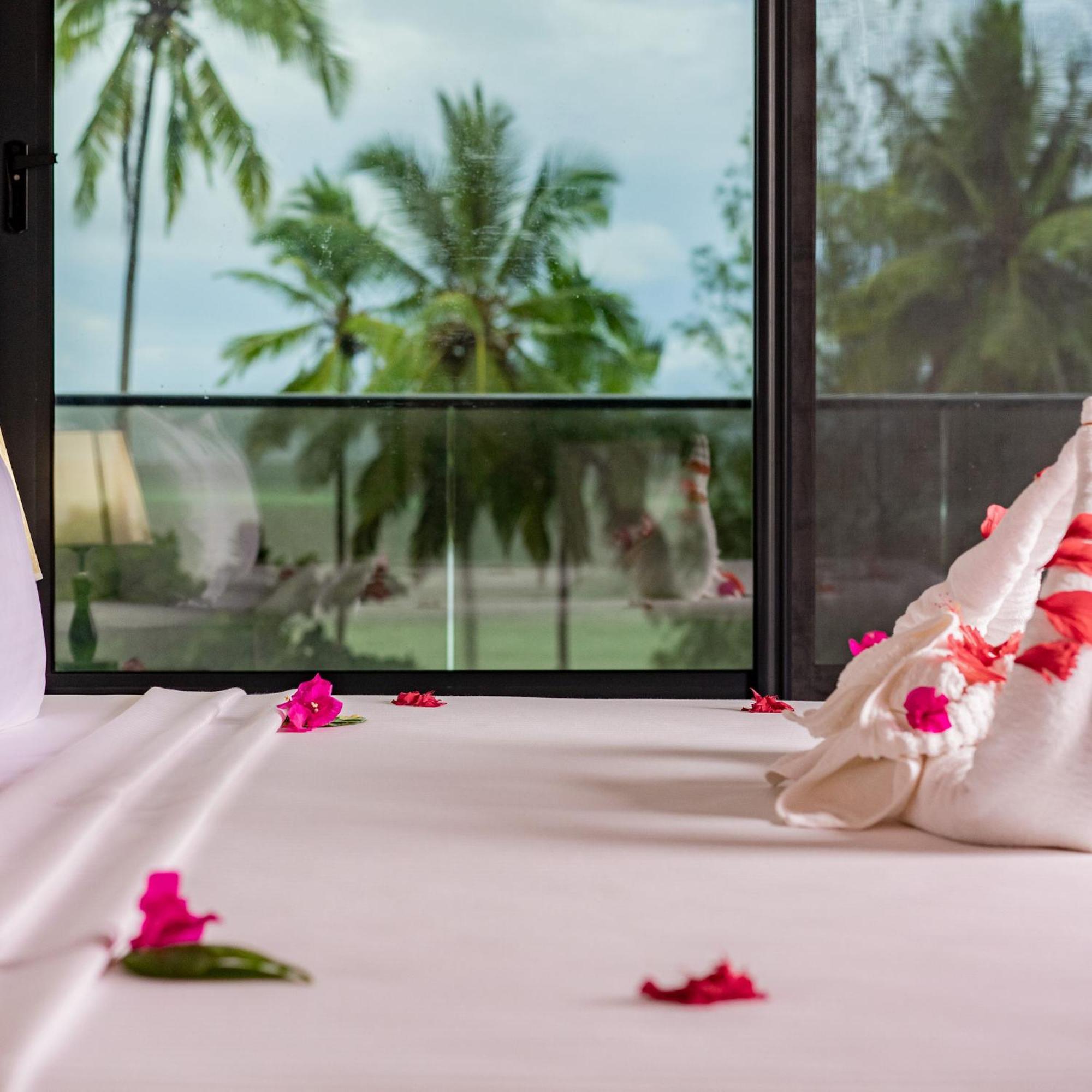 Manolo Beach Resort Uroa Room photo