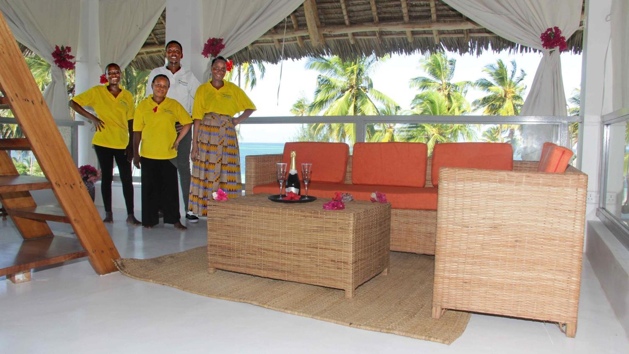 Manolo Beach Resort Uroa Exterior photo