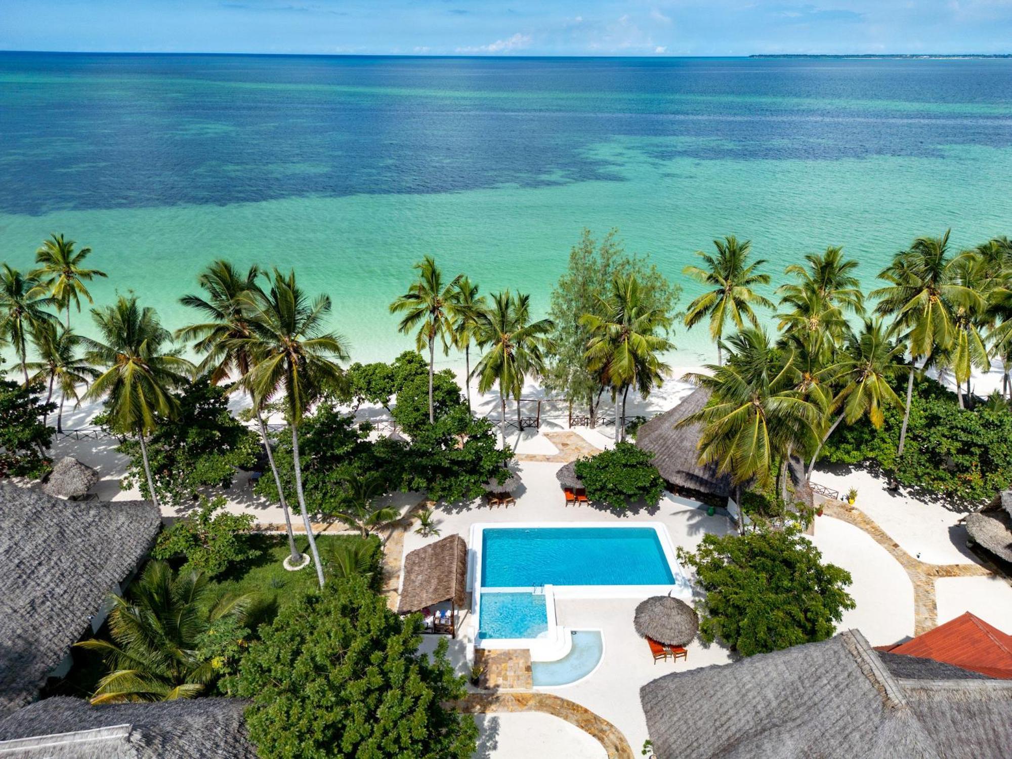 Manolo Beach Resort Uroa Exterior photo